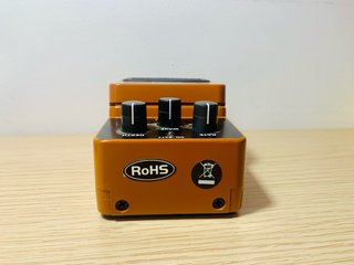 Behringer UT100 Ultra Tremolo Pedal