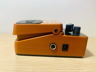 Behringer UT100 Ultra Tremolo Pedal