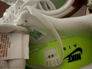 Nike Air Force 1 Blanco y Dorado