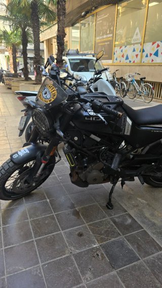 Husqvarna Svartpilen 401 Negra