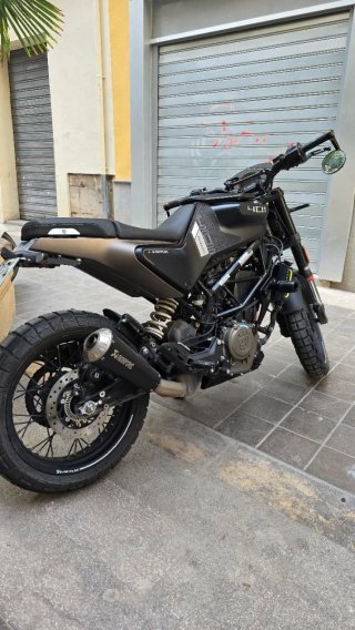 Husqvarna Svartpilen 401 Negra