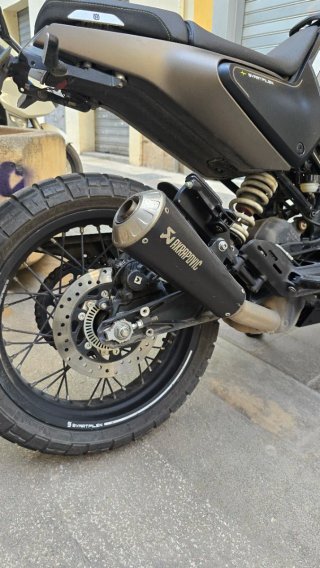 Husqvarna Svartpilen 401 Negra