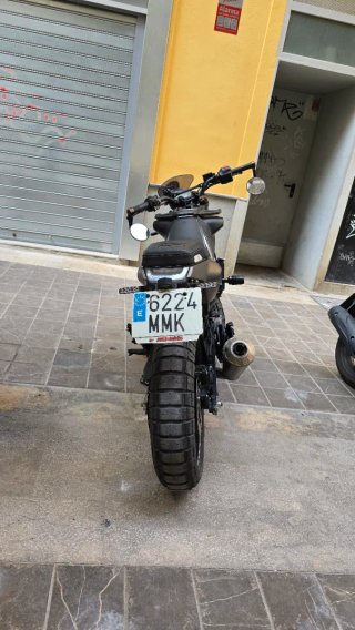 Husqvarna Svartpilen 401 Negra