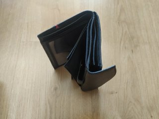 Monedero de piel negro