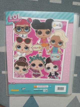 Álbum LOL Surprise! con 138 cartas