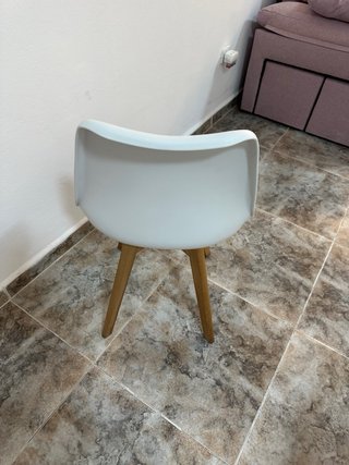 Mesa de comedor con 4 sillas