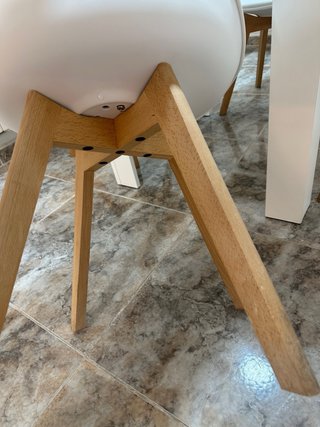 Mesa de comedor con 4 sillas