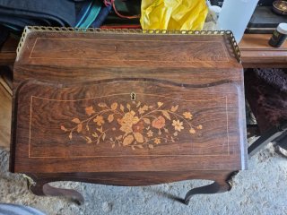 Escritorio francés palo santo incrustaciones