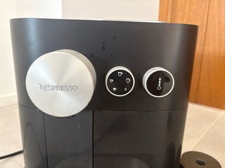Cafetera Nespresso Expert + Aeroccino