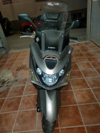 Kymco Xciting 500 Maxi Scooter MOTOR AVERIADO