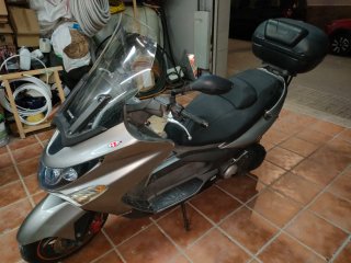Kymco Xciting 500 Maxi Scooter MOTOR AVERIADO