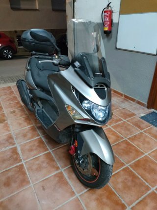 Kymco Xciting 500 Maxi Scooter MOTOR AVERIADO