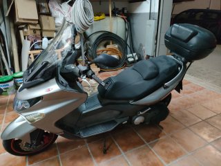 Kymco Xciting 500 Maxi Scooter MOTOR AVERIADO