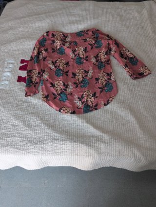Blusa Massimo Dutti floral rosa