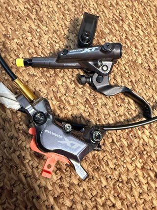 Frenos completos Shimano XT 8120 de 4 Pistones