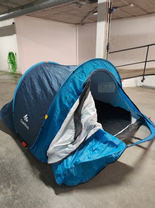 Tienda de campaña Quechua azul