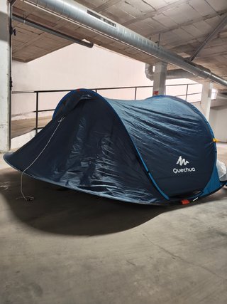 Tienda de campaña Quechua azul