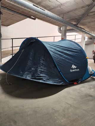 Tienda de campaña Quechua azul
