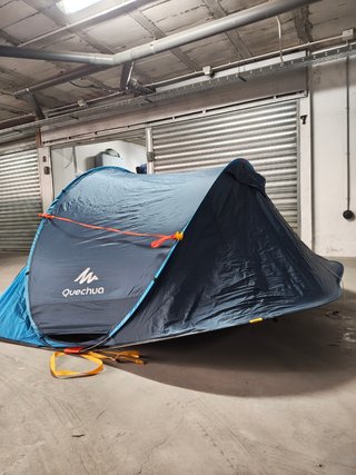 Tienda de campaña Quechua azul