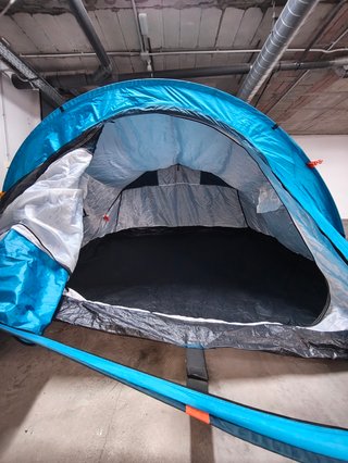Tienda de campaña Quechua azul