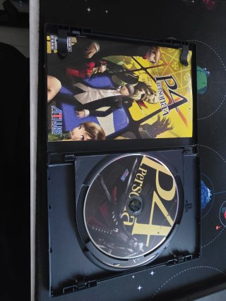 Persona 4 PS2 Edición EEUU