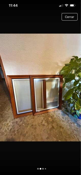 Dos Marcos de madera con cristal