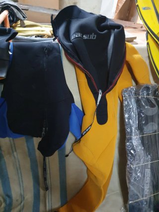 Equipo de buceo y fotografía