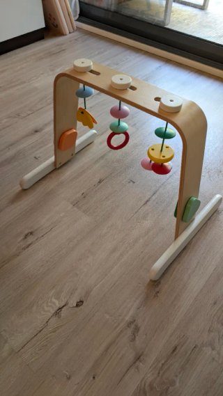 Arco de actividades de madera para bebé
