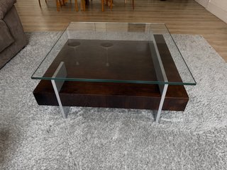 Mesa centro cristal y madera diseño
