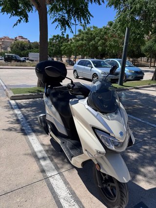 Suzuki Burgman Street EX 125 Scooter