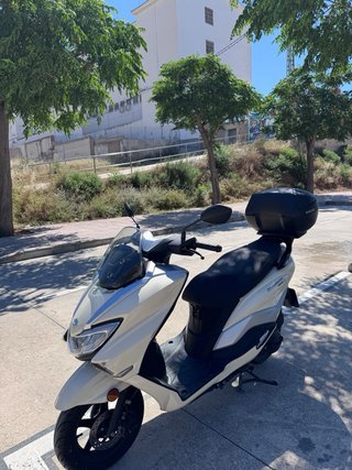 Suzuki Burgman Street EX 125 Scooter