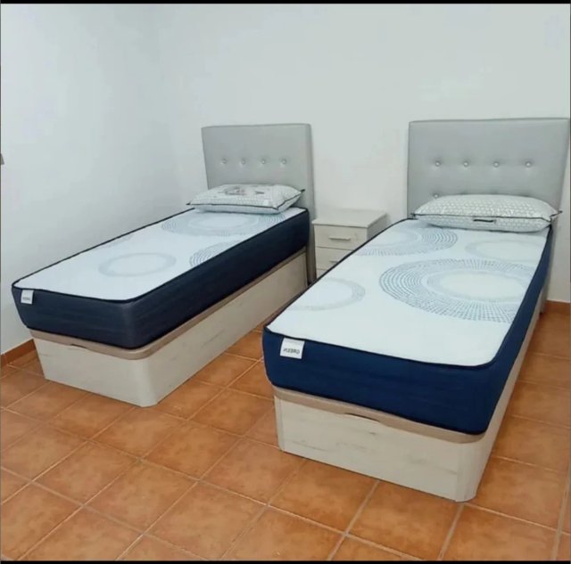 Divani letto a ribalta bianchi