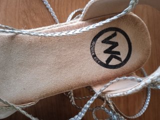 Sandalias WK cuña plateadas Talla 38