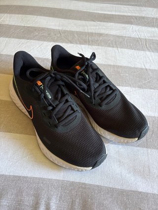 Zapatillas Nike Revolution 38.5