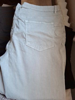 Pantalón vaquero gris muy suave