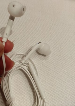 Cuffie Samsung bianche con filo. Nuove
