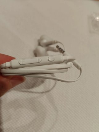 Cuffie Samsung bianche con filo. Nuove