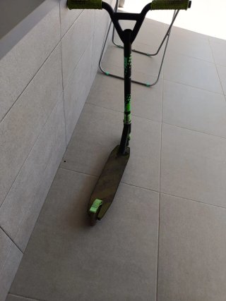 Patinete Scooter Negro y Verde
