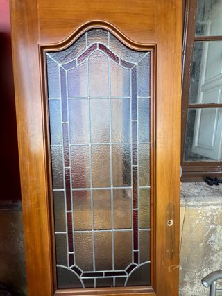 Puertas de madera con cristal decorado