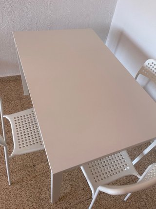 Mesa extensible cocina/salón + 4 sillas