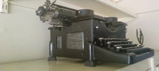 Máquina de escribir Royal Mecanográfica