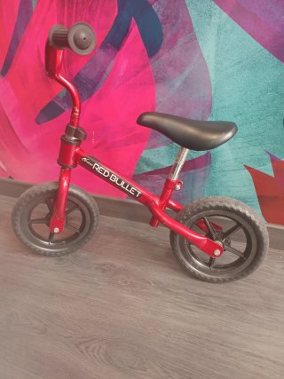Bici sin pedales roja