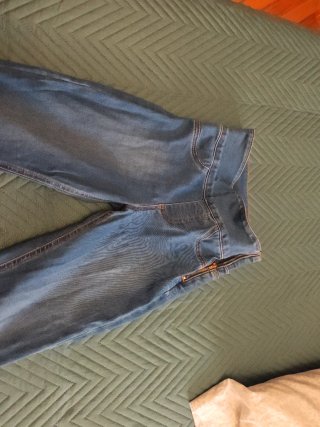 Pantalón vaquero azul de chica