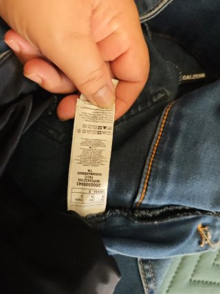 Pantalón vaquero azul de chica
