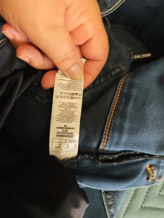Pantalón vaquero azul de chica