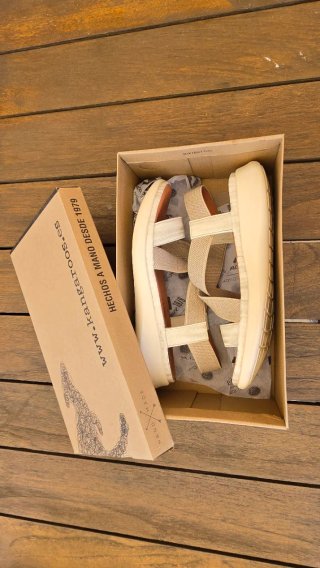Sandalias Kangaroo Beige y Blancas Mujer