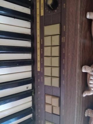 Piano GEM antiguo
