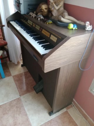 Piano GEM antiguo
