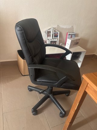 Silla de escritorio negra