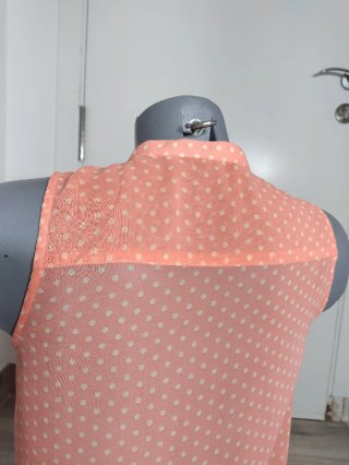 Blusa Zara S sin mangas topos coral
